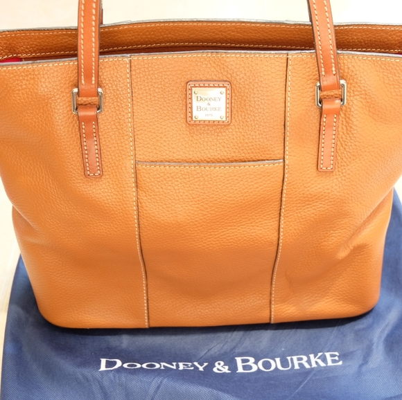 Dooney & Bourke Handbags - Dooney & Burke Large Leather Tote Bag